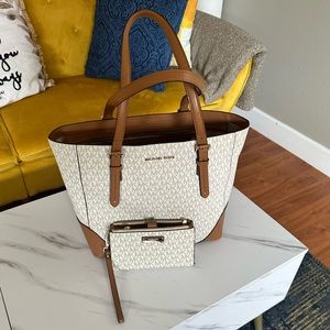 Large tote/work bag with wallet
